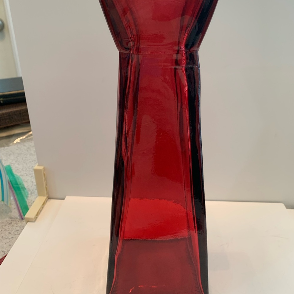 San Miguel Vidrios Recycled Red Glass Vase Hand Made in Spain - Picture 3 of 8
